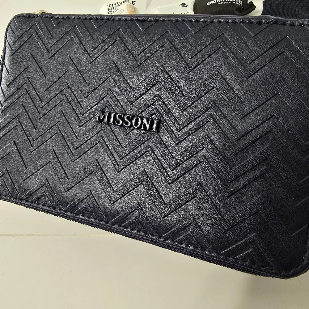 Missoni x Delta Faux Leather Vanity Cosmetic Toiletry Beauty Pouch Bag Bundle
